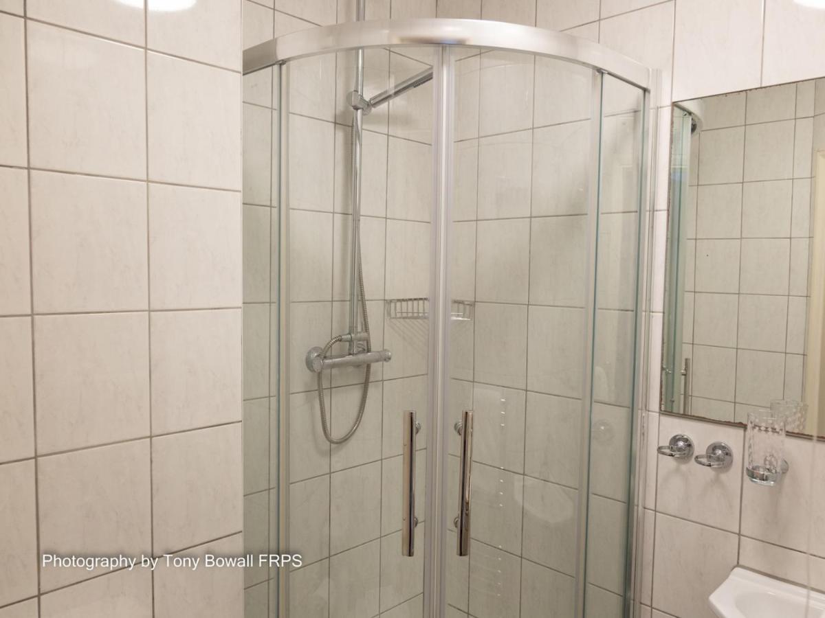 Pass The Keys Room 14 Twin The Blessed Elizabeth Boutique Suite Hove Exterior foto